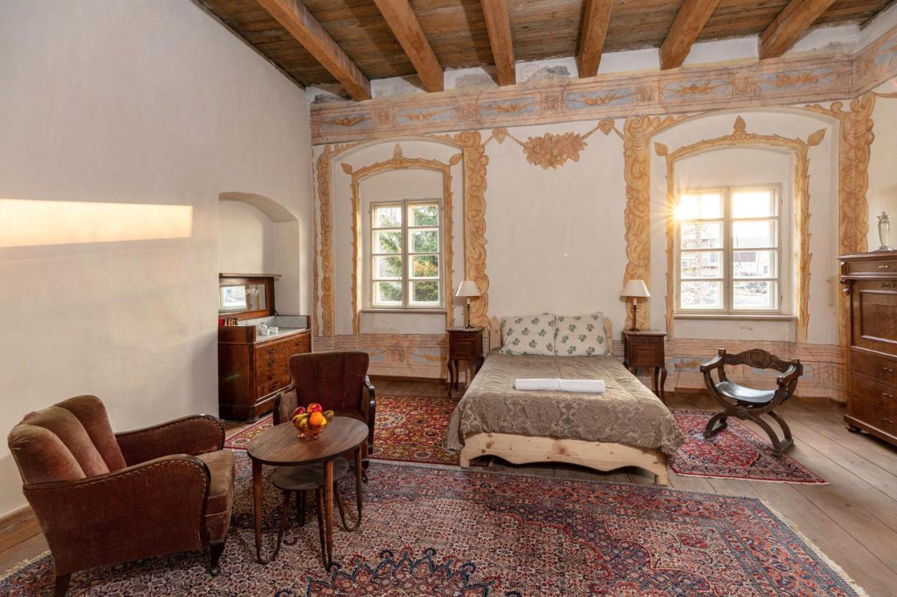 Palac Gorzanow Extérieur photo