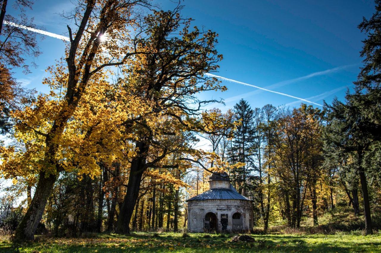 Palac Gorzanow Extérieur photo