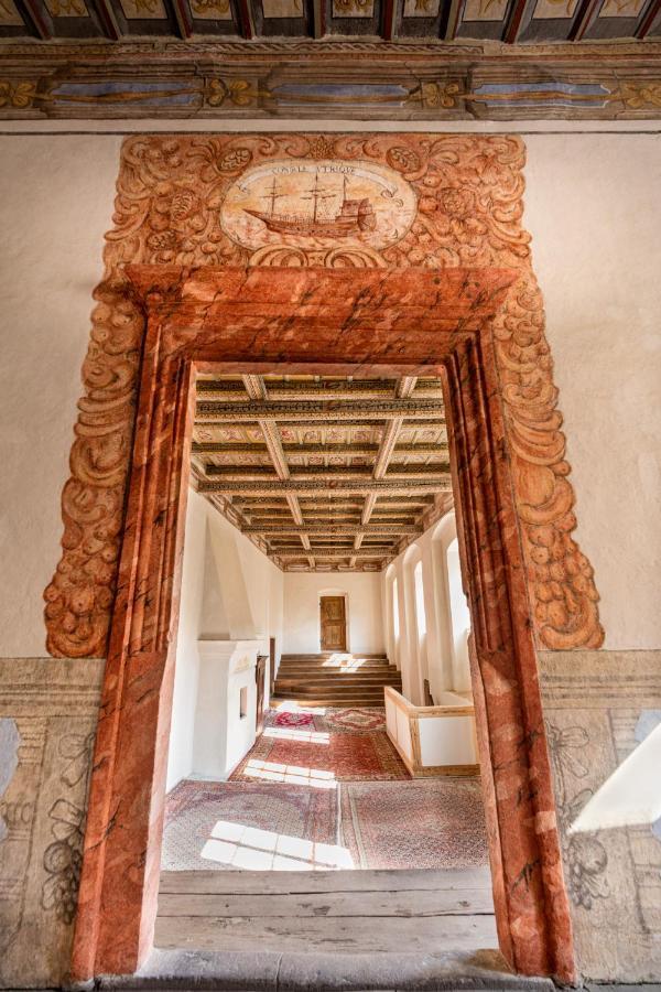 Palac Gorzanow Extérieur photo