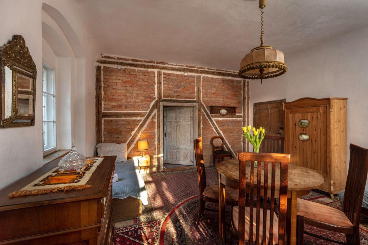 Palac Gorzanow Extérieur photo