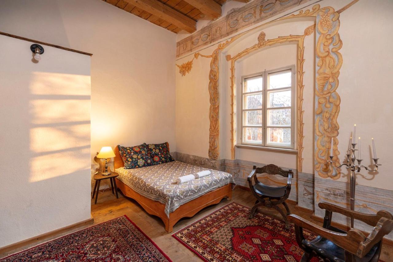 Palac Gorzanow Extérieur photo