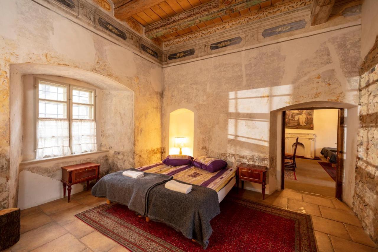 Palac Gorzanow Extérieur photo