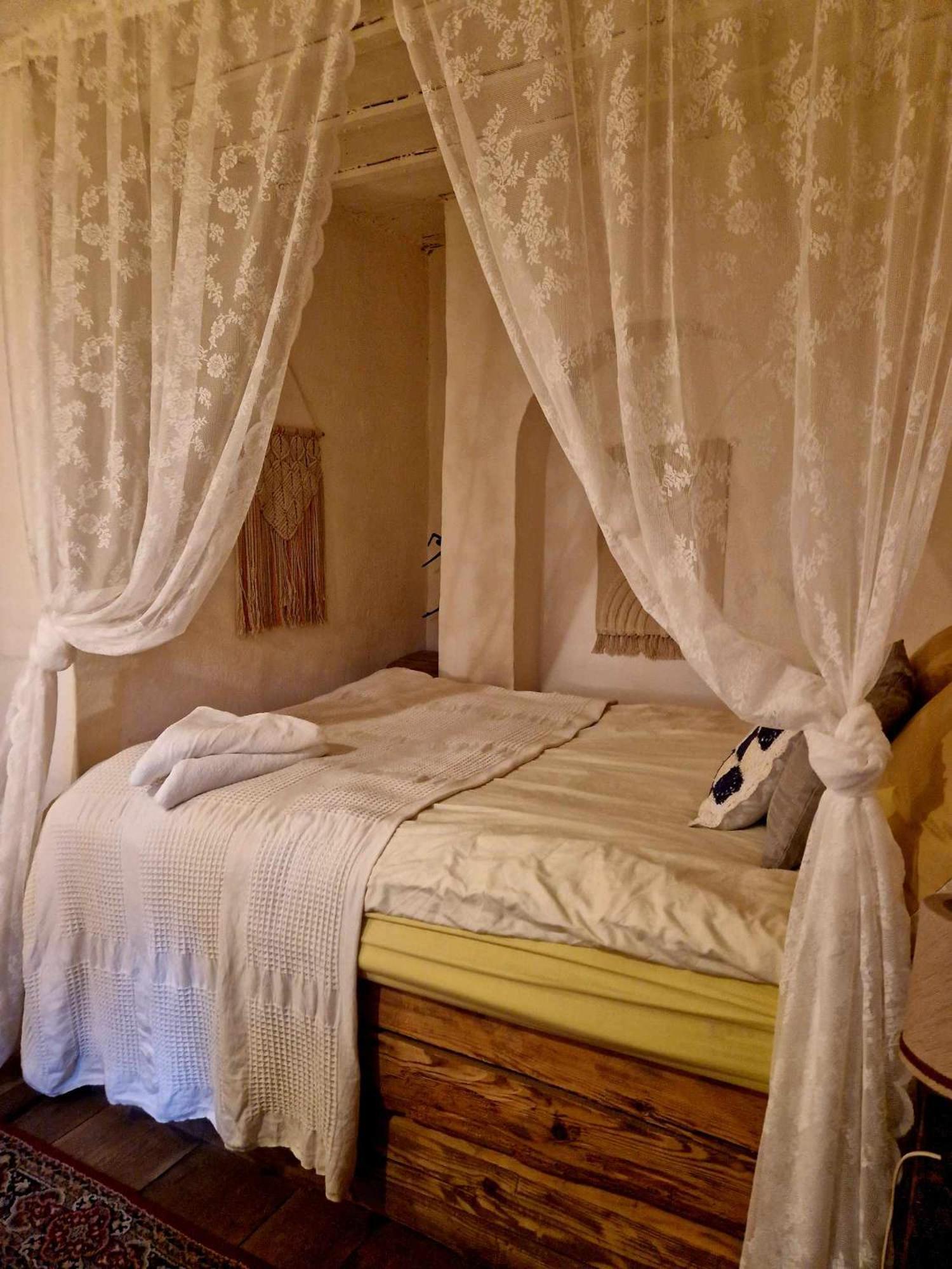 Palac Gorzanow Extérieur photo